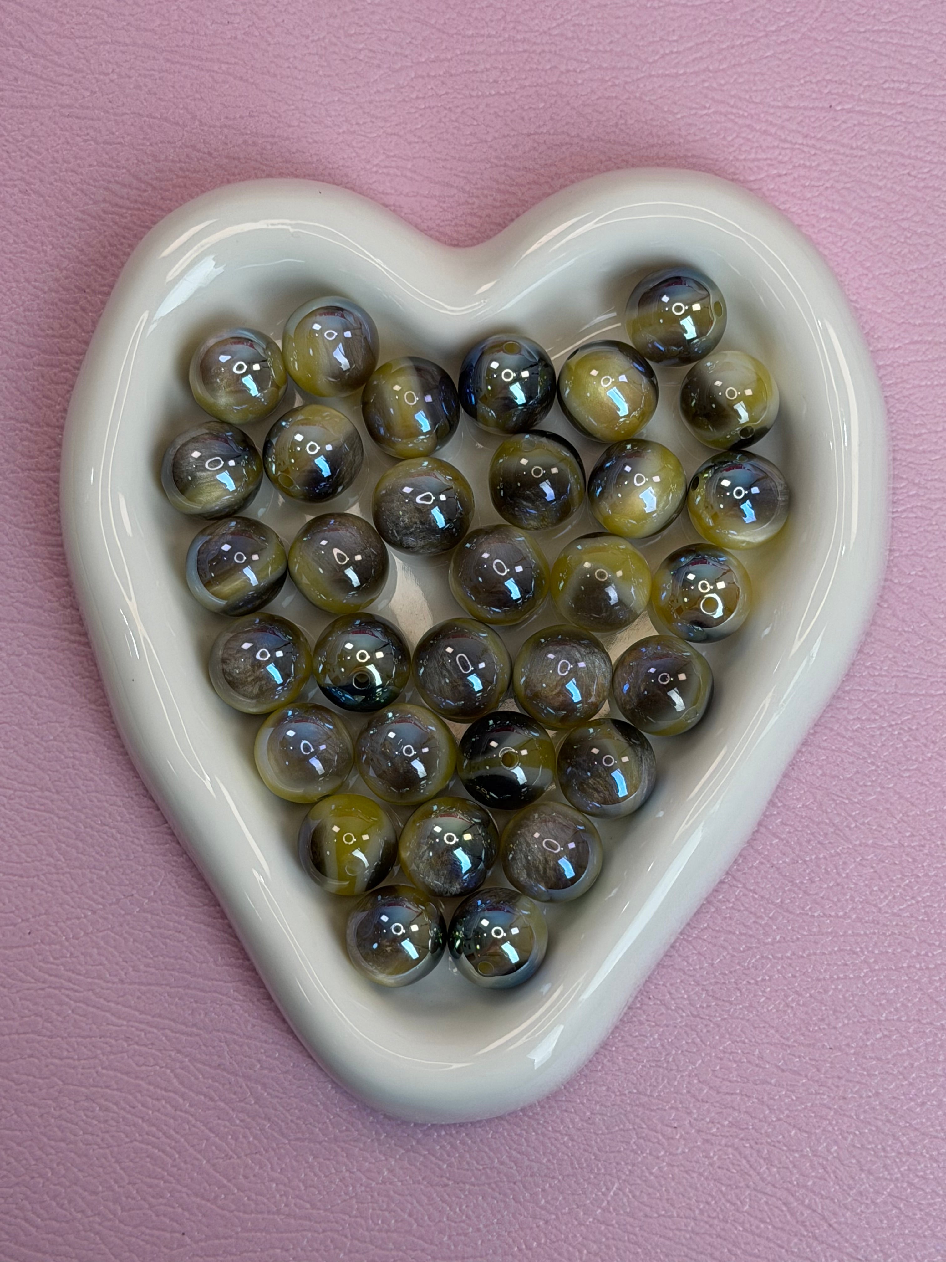 Glow-in-the-dark resin beads（pair match）