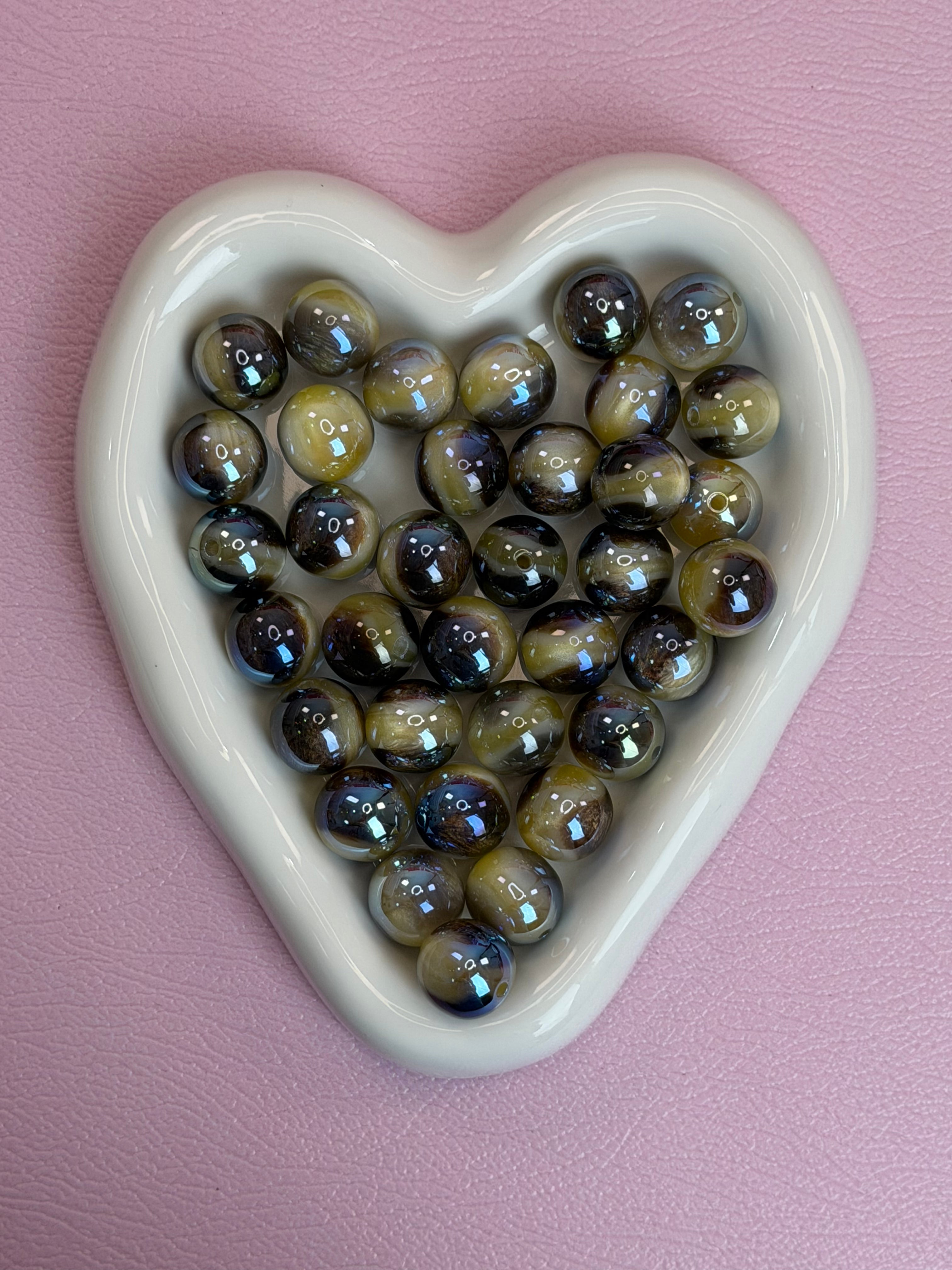 Glow-in-the-dark resin beads（pair match）